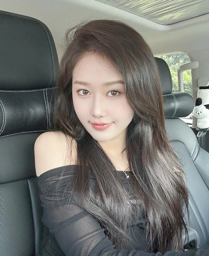 Ảnh gái xinh tóc ngang vai 2K9 ghi lại nét dịu dàng và dễ thương