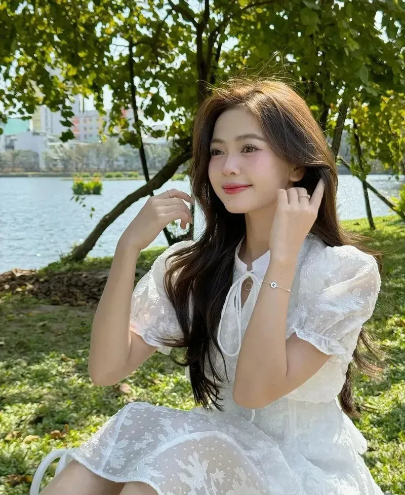 Ảnh gái xinh 2k5, quyến rũ với nét đẹp tuổi đôi thứ bảy