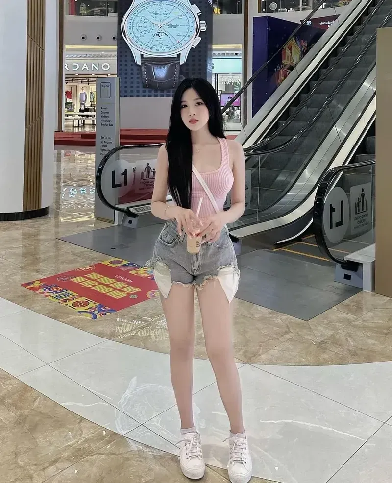 Gái đẹp tiktok nổi bật với nét đẹp tươi trẻ, quyến rũ