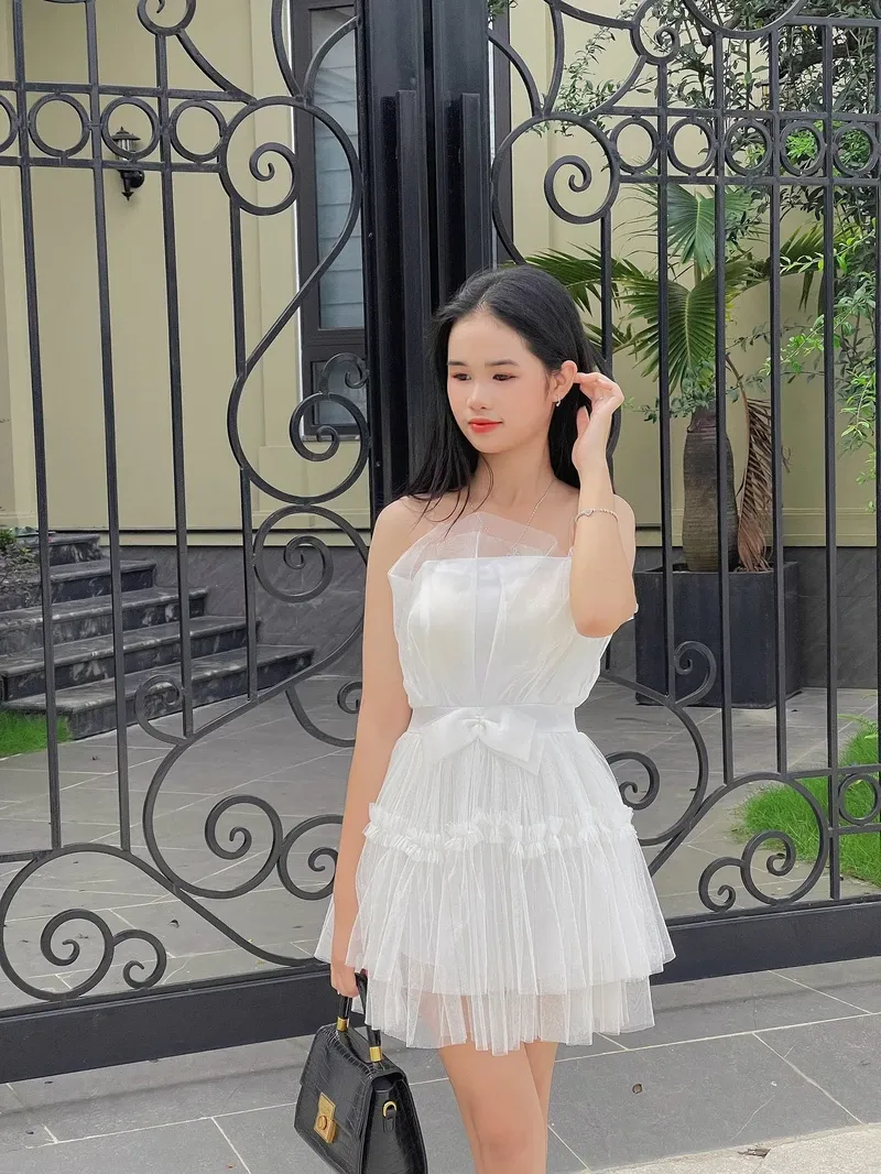 gái xinh mặc váy ngắn sexy