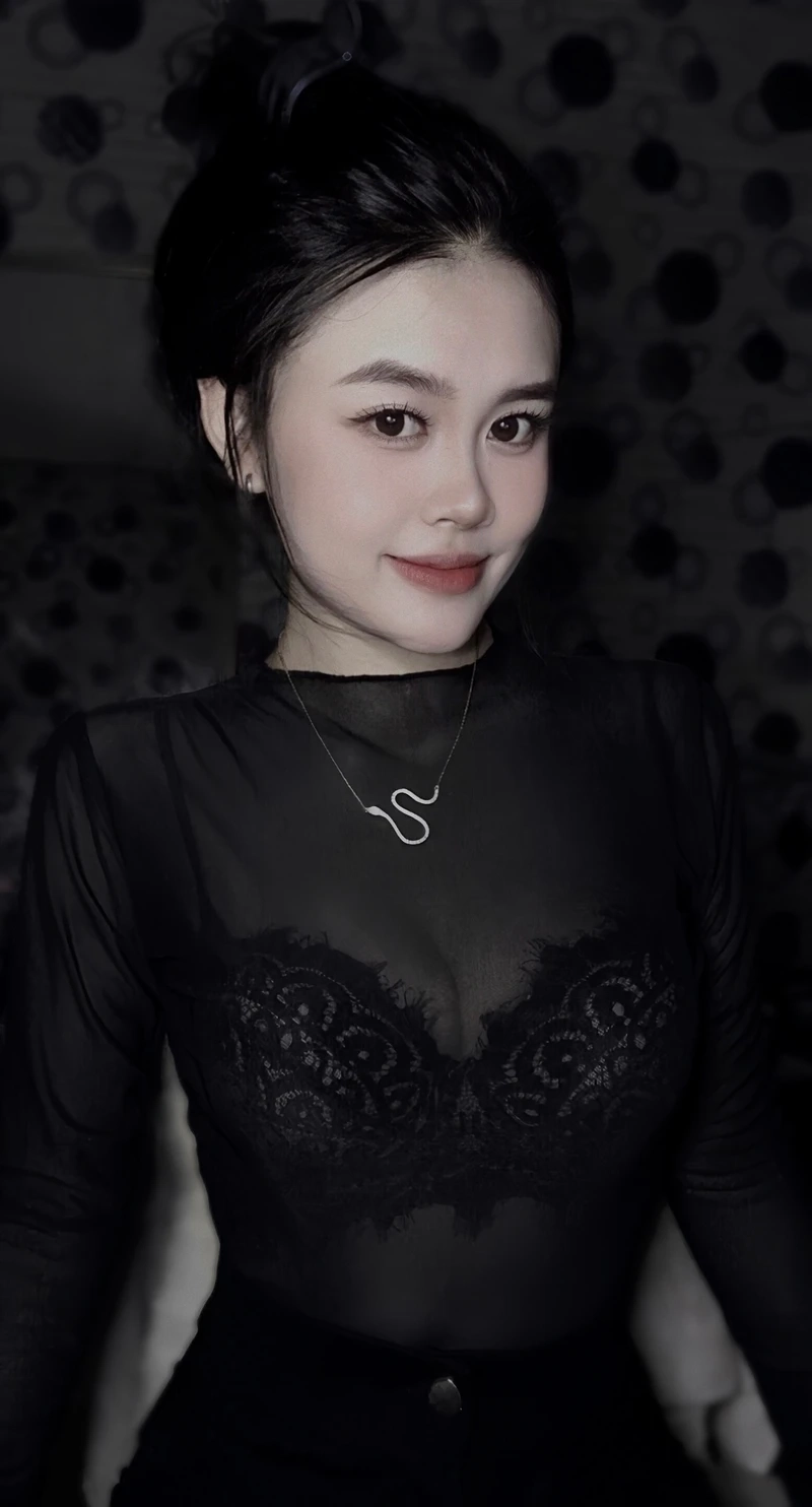 Hình ảnh gái xinh mặc váy ngắn mang đến sự nhẹ nhàng và thu hút