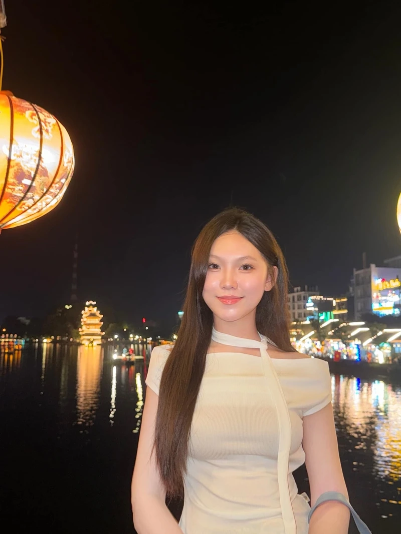 Hình ảnh gái xinh vú to thu hút mọi ánh nhìn với vẻ quyến rũ